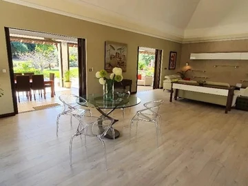 5 Bedroom Villa