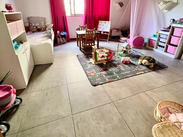 5 Bedroom Villa