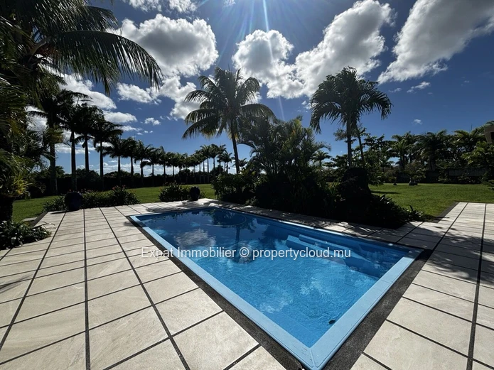Spectacular 400 M² Villa Set In 6,000 M² Of Landscaped Gardens – Daruty Forest