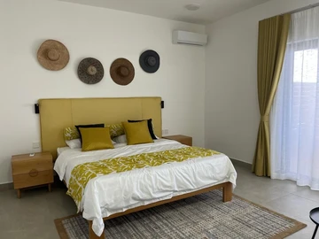 5 Bedroom Villa