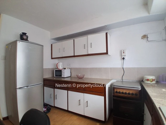 Fully furnished duplex apartment close to amenities.