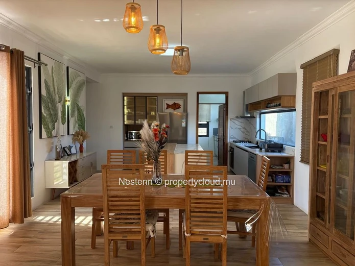 Spacieuse maison familiale de 3 chambres avec piscine privée dans une résidence sécurisée