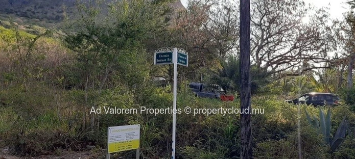 Le Morne - Opportunité Exceptionnelle : Terrain de Rêve à vendre  dans un Cadre Privilégié