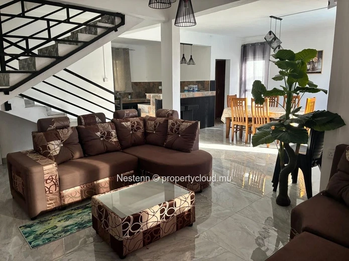 À Louer – Villa 4 Chambres À Trou Aux Biches