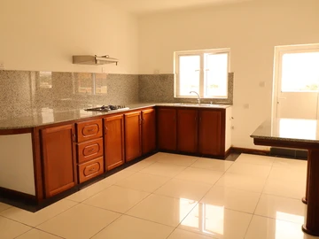 4 Bedroom Apartment