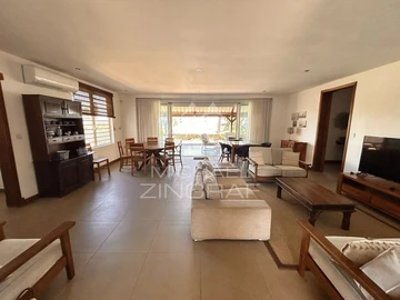 6 Bedroom Villa