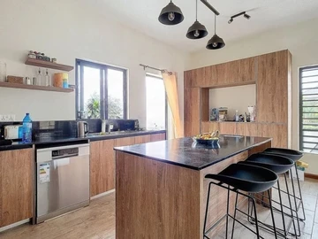 4 Bedroom Villa