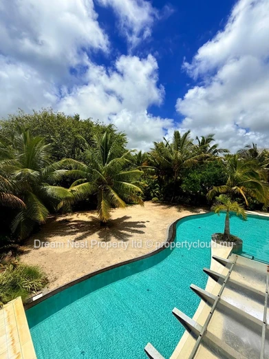 Villa d’Exception de 7 Chambres au Cœur d’un Domaine Privé de Prestige, Proche du Golf et d’un Hôtel 5 Étoiles