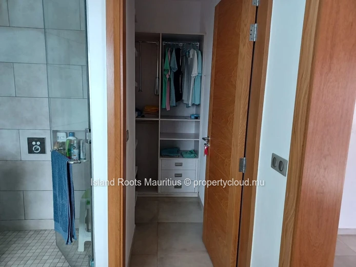 Apartment for Sale or Rent - 3 Bedrooms in Balaclava