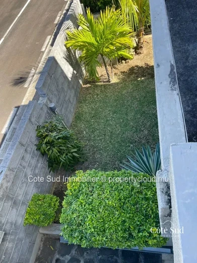 Modern villa in a gated subdivision at Goodlands