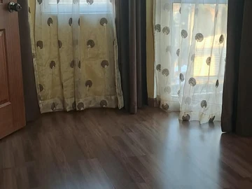 6 Bedroom House