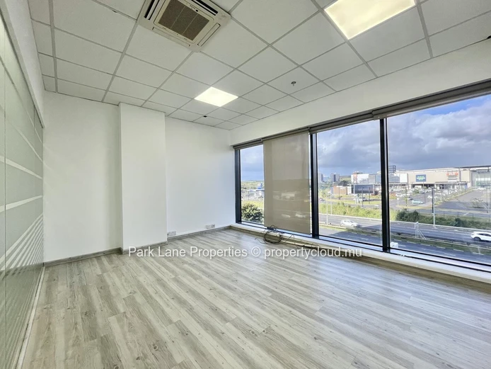 Modern 366 m² office space  in Ebene Cybercity – Prime business location