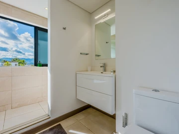 4 Bedroom Apartment