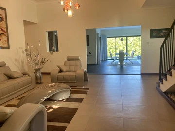 8 Bedroom Villa