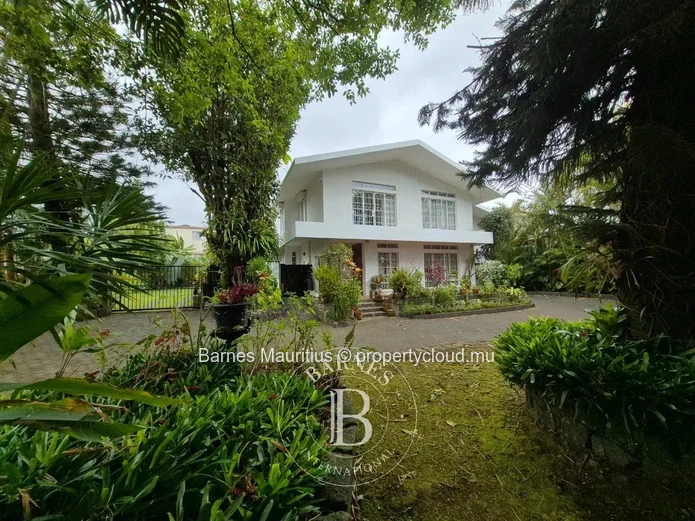 CUREPIPE – Maison familiale à rénover – 4 chambres