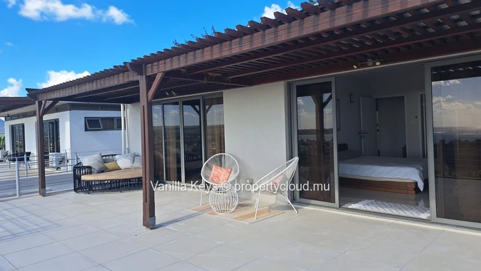 Gorgeous Duplex with views on long term rental in Tamarin