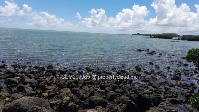 Terrain de 13.32 arpent à vendre à Panchavati - Île d’Ambre