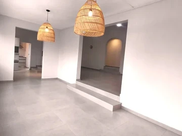 6 Bedroom House