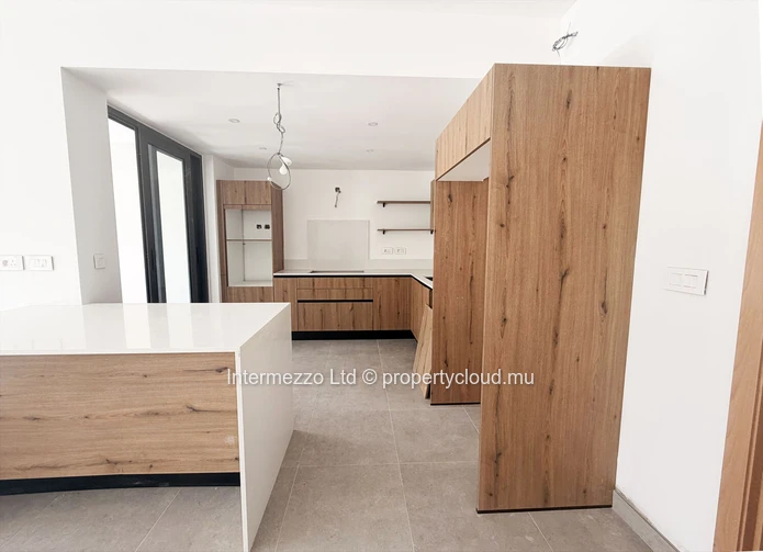 Appartement 3 chambres 147m² à Péreybère – 590 000€ | Livraison imminente | Plage privée à pied | Finitions haut de g...