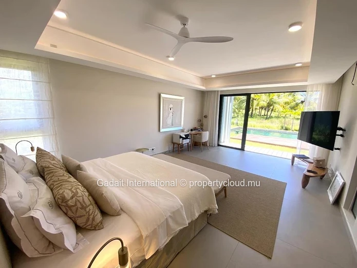 Villa de luxe à vendre à Mont Choisy Golf Estate, Île Maurice. Plus de 1 000 m² habitables, 6 chambres en suite, mais...
