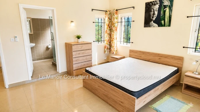 Villa meublée de 4 chambres avec piscine à louer à Albion