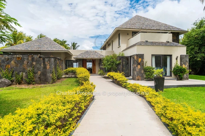 Villa 6 chambres d’exception avec vue panoramique sur le golf et le lagon