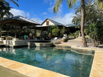 6 Bedroom Villa