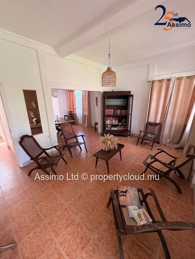 4-bedroom family home with garden in Unite, Camp de Masque. (Sole Mandate)