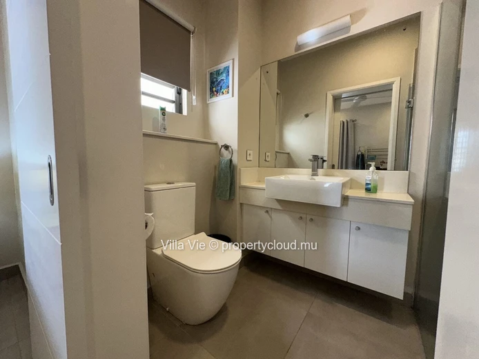 Pereybere - 2-bedroom penthouse (Sole Mandate)
