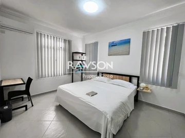 6 Bedroom Apartment