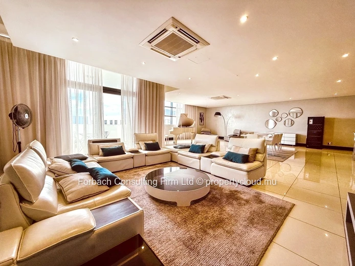 Grand Baie La Croisette- elegant apartment accessible to foreigners 