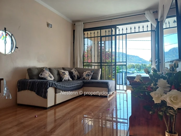 Charming house with a comfortable and modern living space with breathtaking mountain views.