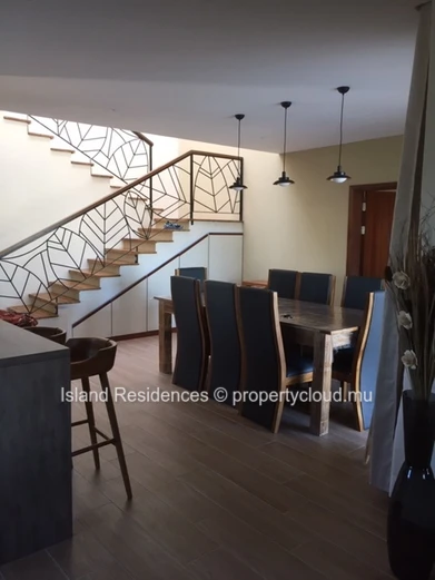 Fully furnished and well equipped modern villa with 6 bedrooms, pool and garage in a secure residence