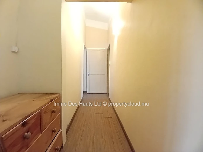 Maison de 5 chambres meublé en location long terme Curepipe 