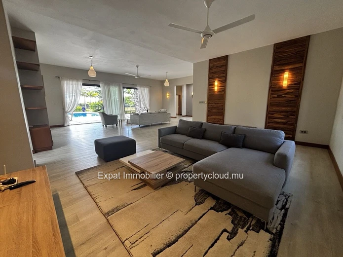 Spectacular 400 M² Villa Set In 6,000 M² Of Landscaped Gardens – Daruty Forest