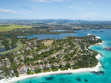 Exclusive beachfront villa for sale in a 5* resort in Poste de Flacq on the east coast of Mauritius