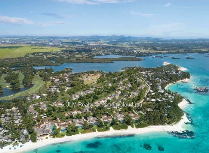 Exclusive beachfront villa for sale in a 5* resort in Poste de Flacq on the east coast of Mauritius
