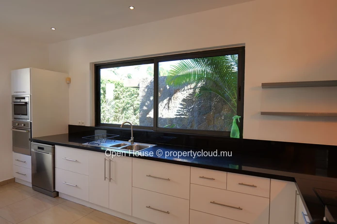 Villa de luxe 4 chambres avec piscine privée à vendre à Péreybère