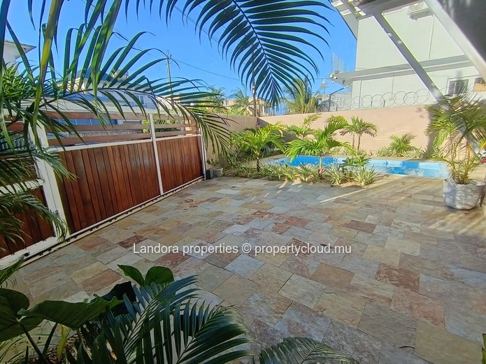 Fully Furnished Villa with Swimming Pool for Sale in Pereybere