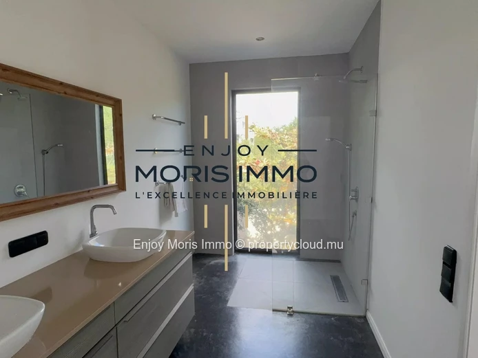 Magnifique Villa Contemporaine 4 Chambres avec Piscine – À vendre à Cap Malheureux