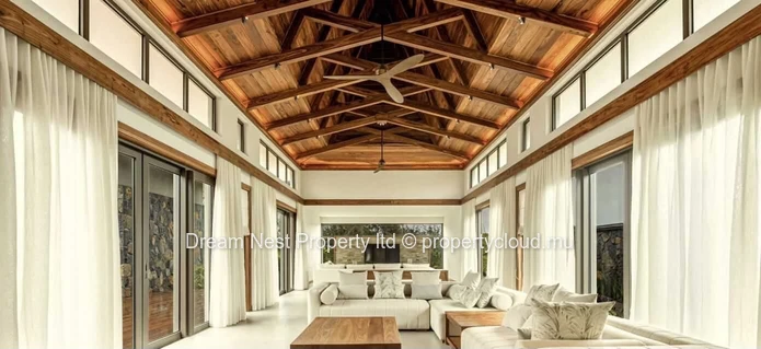 Tropical Elegance – 4-Bedroom Villa Steps from the Beach in North Mauritius