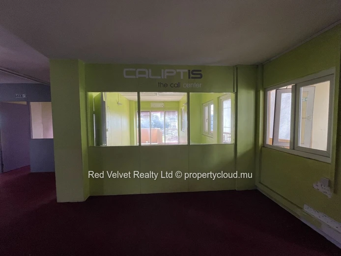 Large 4,000 sqft Office with Wraparound Balcony – Ideal for Call Centre | Quatre Bornes