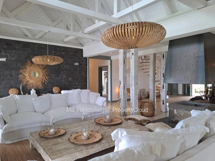 Villa for sale.