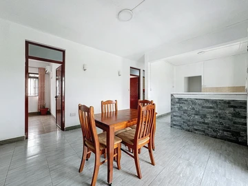 6 Bedroom House