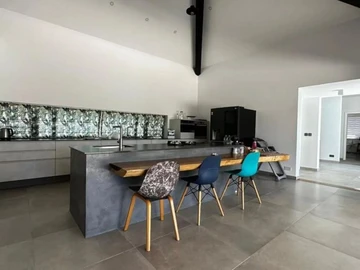 6 Bedroom Villa