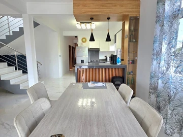 5 Bedroom Villa