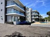 Appartement R+2 à vendre à Tamarin, 180m², 3 chambres, parking sécurisé, piscine commune, balcon, meublé, vue montagn...