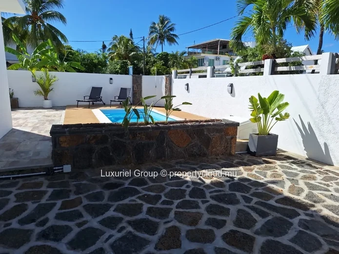 Villa With Pool For Rent – Pointe Aux Canonniers