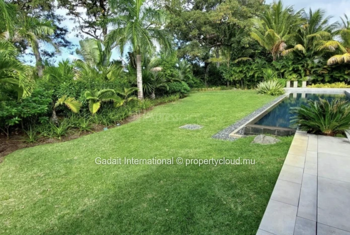 Architect-Designed 4-Suite Villa with Pool and Golf View in Anahita, Mauritius