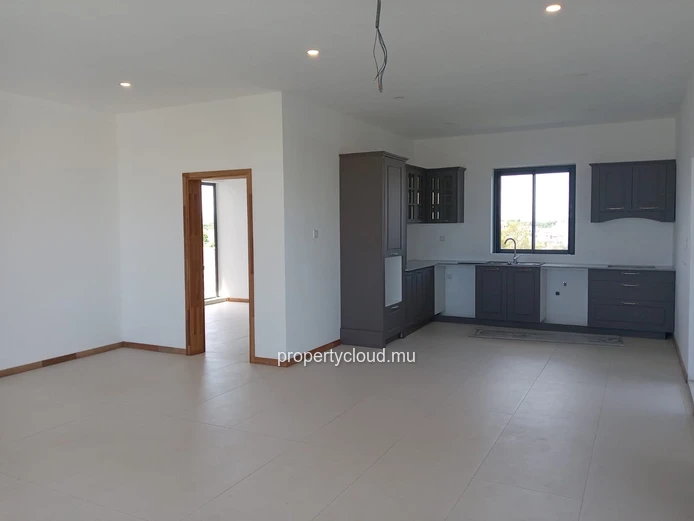À VENDRE – PENTHOUSE NEUF 180 m² – CENTRE GRAND BAIE